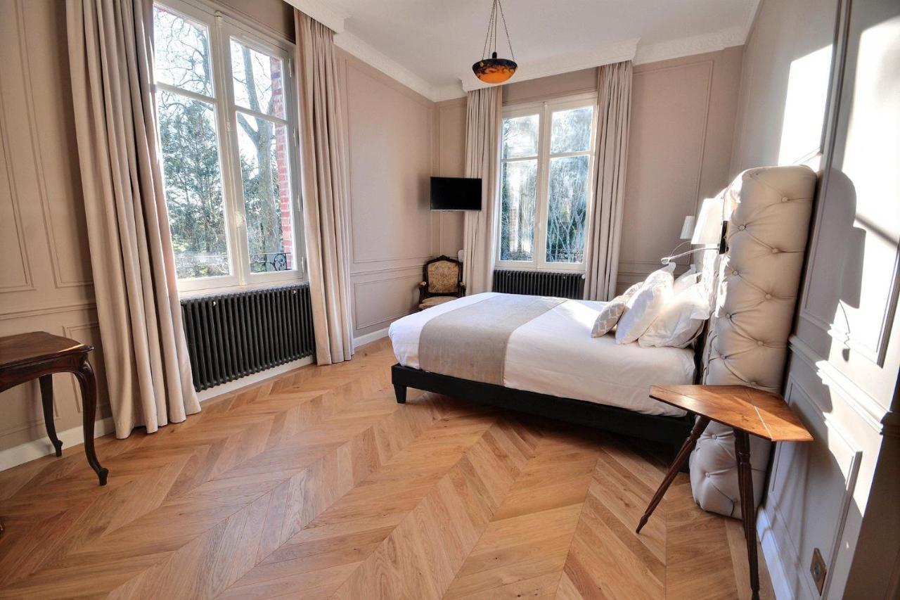 Chateau De La Bribourdiere Putot-en-Auge ภายนอก รูปภาพ